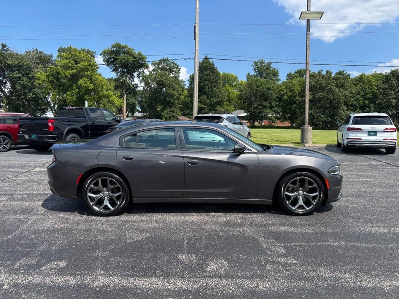 Dodge Charger Vehicle Full-screen Gallery Image 6