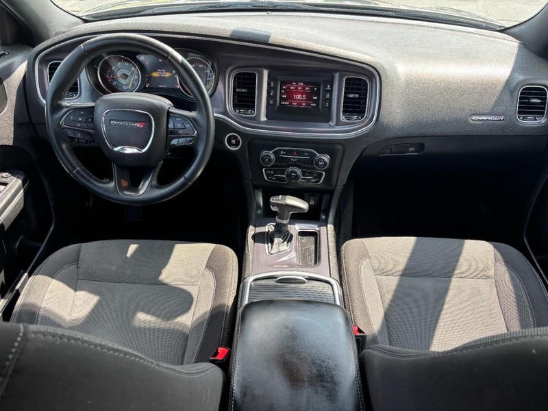 Dodge Charger Vehicle Full-screen Gallery Image 11