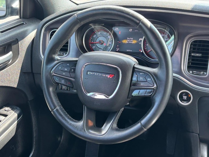 Dodge Charger Vehicle Full-screen Gallery Image 12
