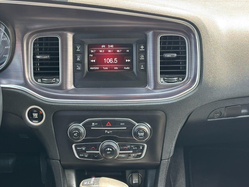 Dodge Charger Vehicle Full-screen Gallery Image 13