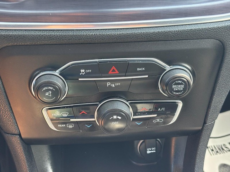 Dodge Charger Vehicle Full-screen Gallery Image 21