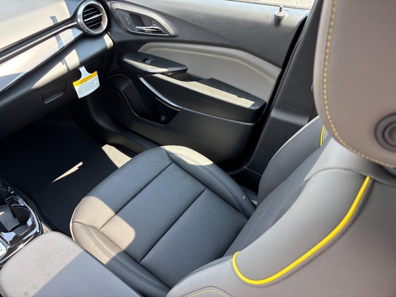 Chevrolet Trax Vehicle Full-screen Gallery Image 9