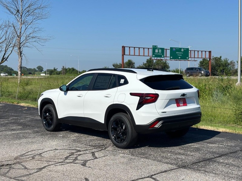 Chevrolet Trax Vehicle Full-screen Gallery Image 3