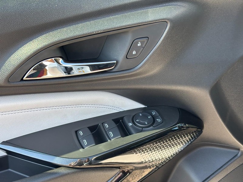 Chevrolet Trax Vehicle Full-screen Gallery Image 11