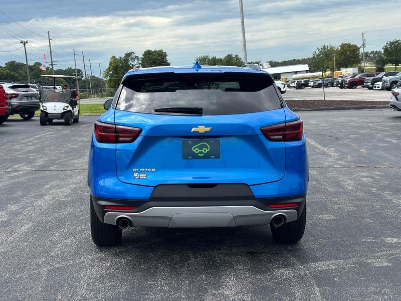 Chevrolet Blazer Vehicle Full-screen Gallery Image 04