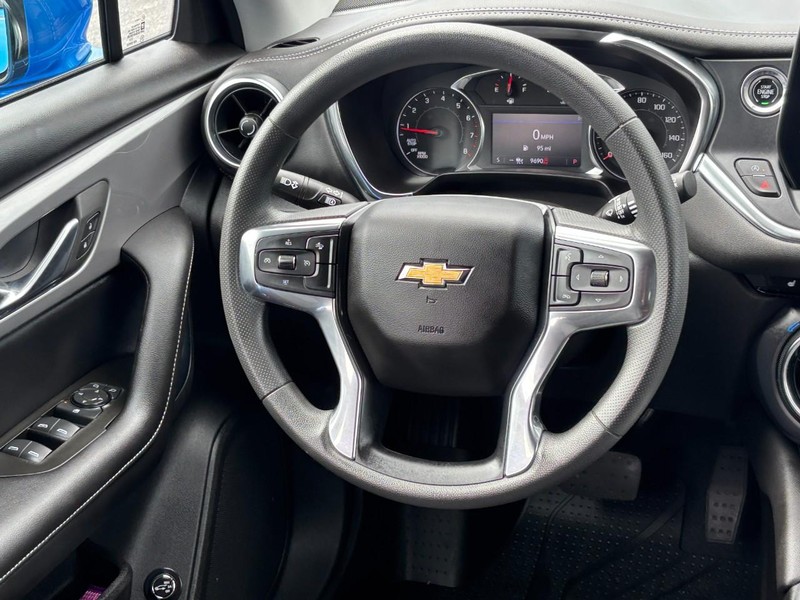Chevrolet Blazer Vehicle Full-screen Gallery Image 12