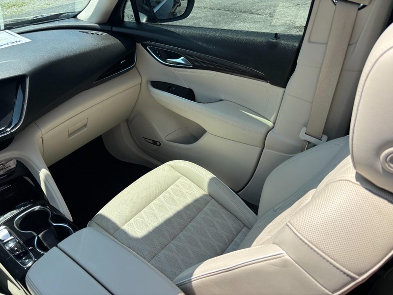 Buick Envision Vehicle Full-screen Gallery Image 15