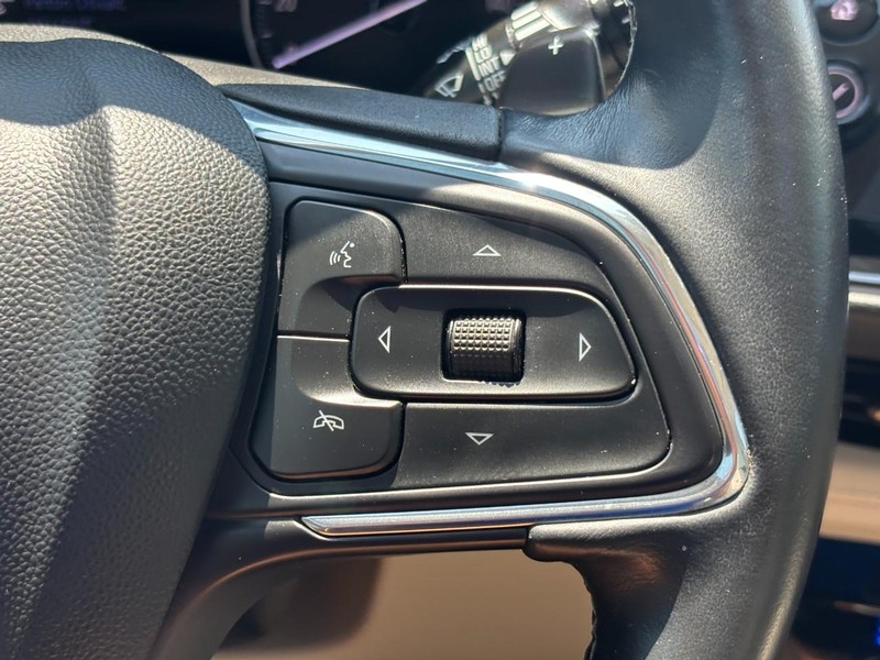 Buick Envision Vehicle Full-screen Gallery Image 19