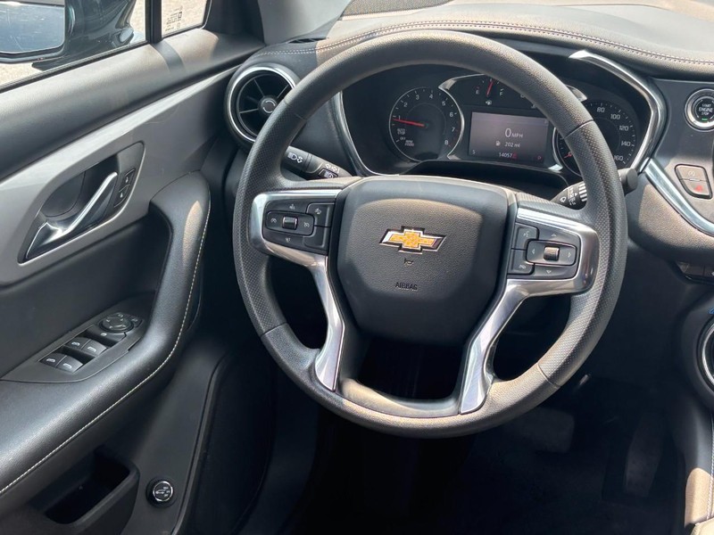 Chevrolet Blazer Vehicle Full-screen Gallery Image 12