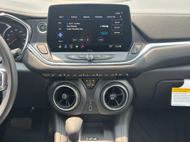 Chevrolet Blazer Vehicle Full-screen Gallery Image 13