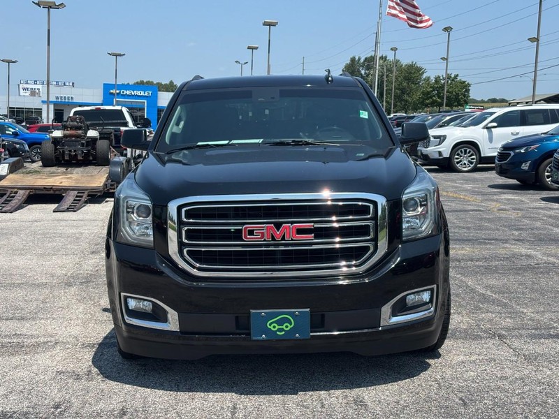GMC Yukon Vehicle Full-screen Gallery Image 8