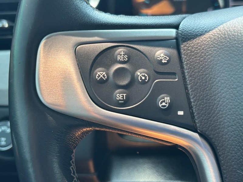 GMC Yukon Vehicle Full-screen Gallery Image 18