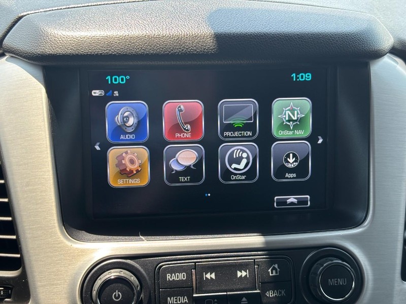 GMC Yukon Vehicle Full-screen Gallery Image 21