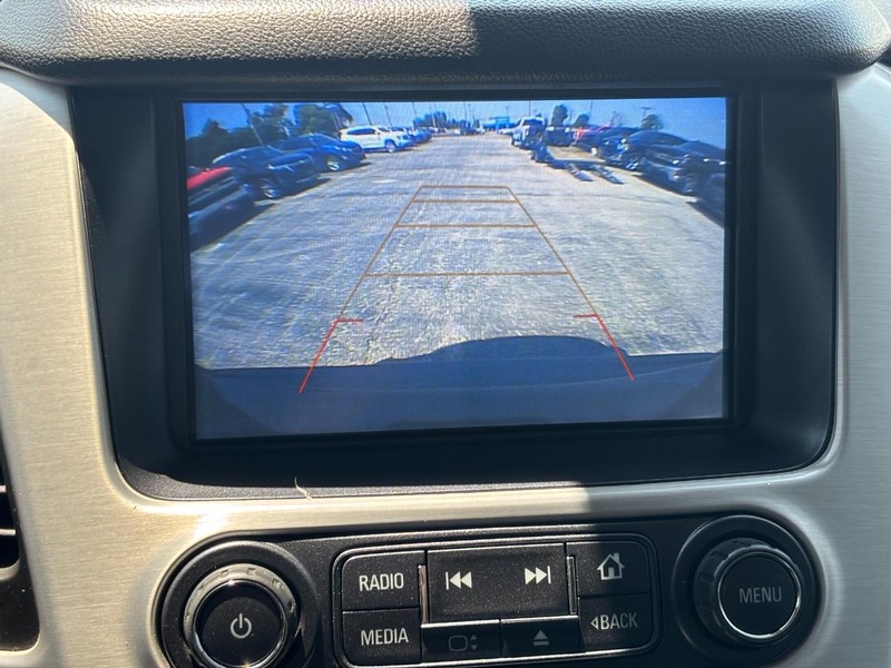 GMC Yukon Vehicle Full-screen Gallery Image 22
