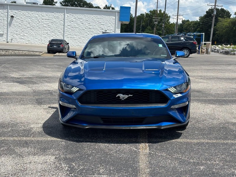 Ford Mustang Vehicle Full-screen Gallery Image 8