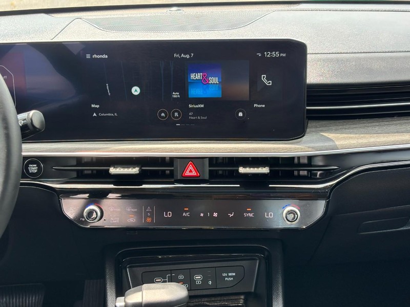 Kia K5 Vehicle Full-screen Gallery Image 13