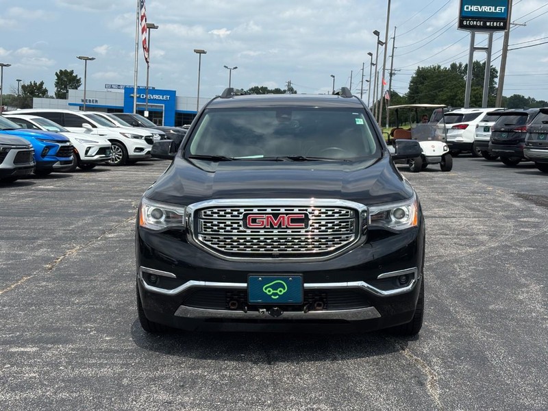 GMC Acadia Vehicle Full-screen Gallery Image 8