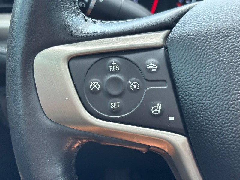 GMC Acadia Vehicle Full-screen Gallery Image 18