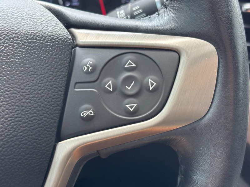 GMC Acadia Vehicle Full-screen Gallery Image 19