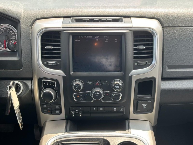 Ram 1500 Vehicle Full-screen Gallery Image 13