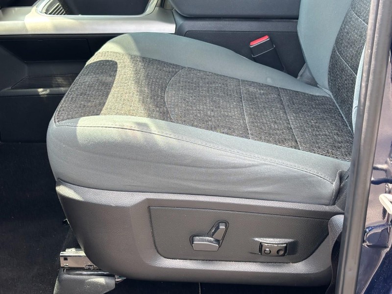 Ram 1500 Vehicle Full-screen Gallery Image 15