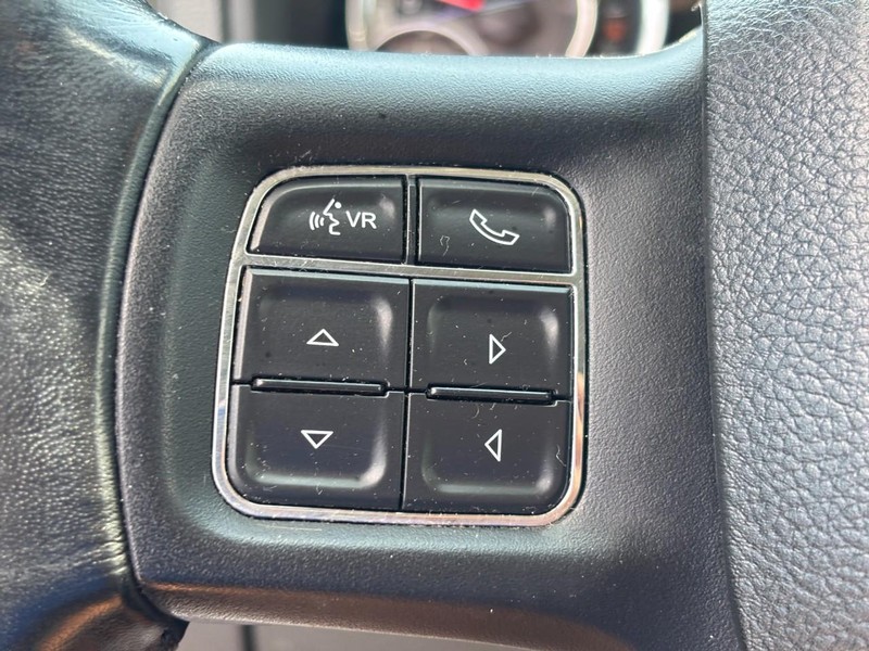 Ram 1500 Vehicle Full-screen Gallery Image 17