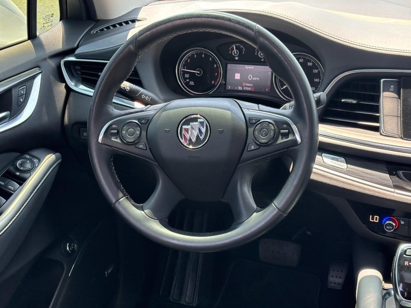 Buick Enclave Vehicle Full-screen Gallery Image 14