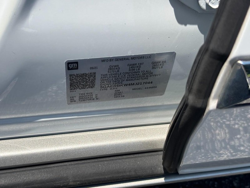 Buick Enclave Vehicle Full-screen Gallery Image 26