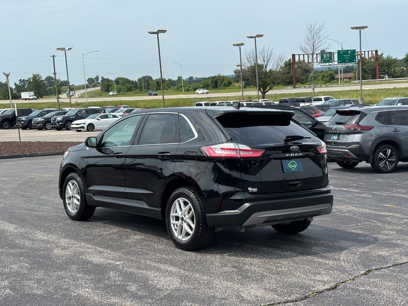Ford Edge Vehicle Full-screen Gallery Image 03
