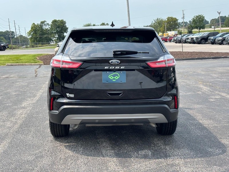 Ford Edge Vehicle Full-screen Gallery Image 04
