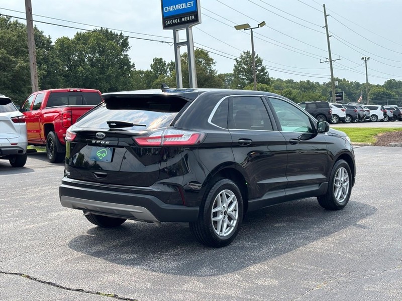 Ford Edge Vehicle Full-screen Gallery Image 05