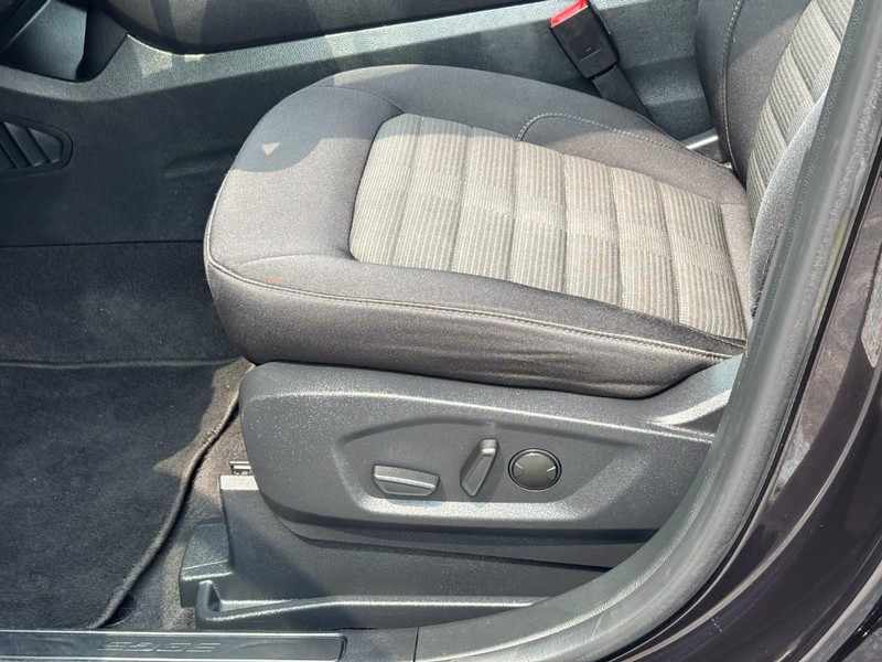 Ford Edge Vehicle Full-screen Gallery Image 15