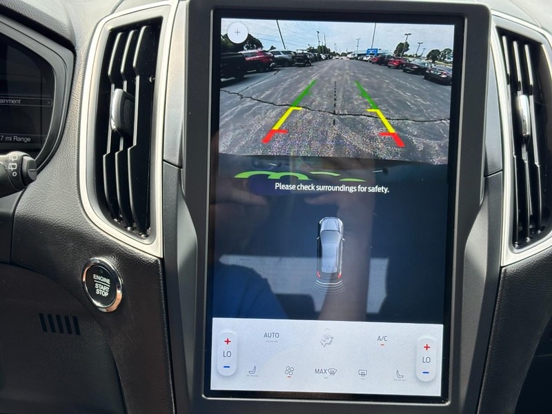 Ford Edge Vehicle Full-screen Gallery Image 21