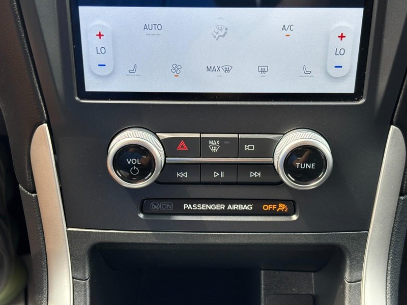 Ford Edge Vehicle Full-screen Gallery Image 22
