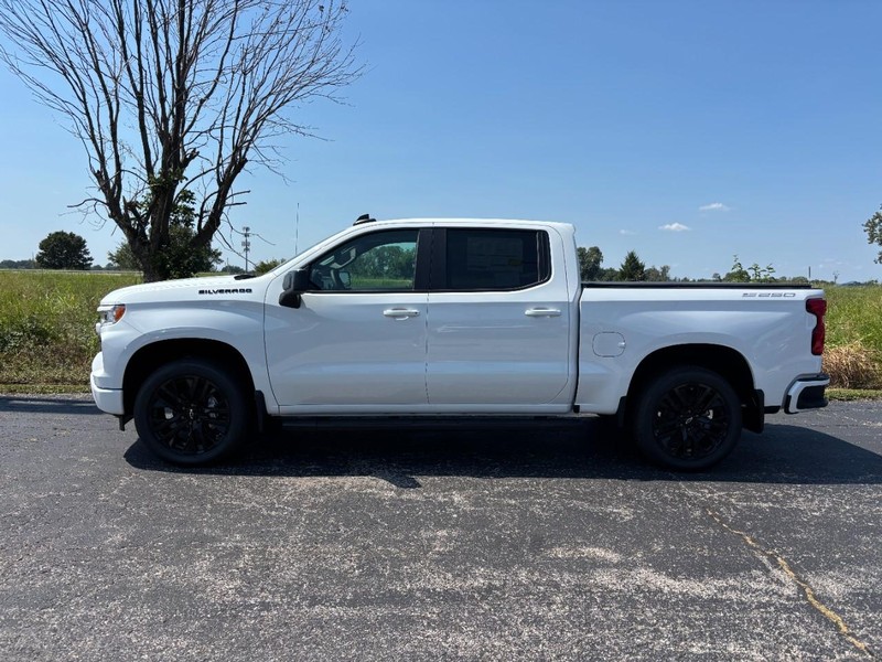 Chevrolet Silverado 1500 Vehicle Full-screen Gallery Image 2