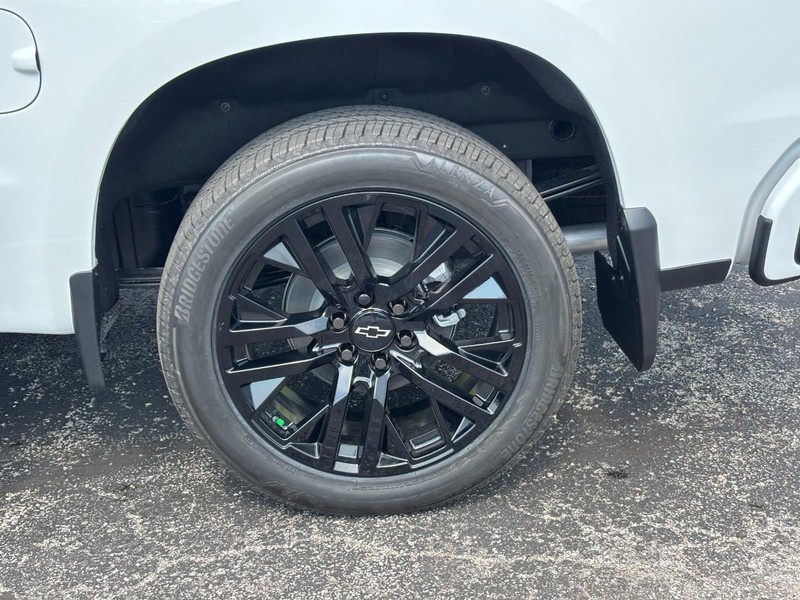 Chevrolet Silverado 1500 Vehicle Full-screen Gallery Image 6