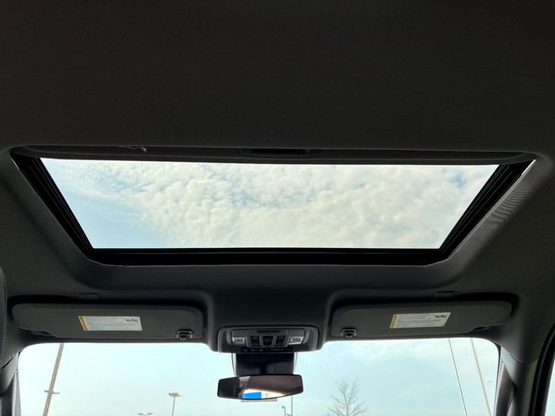 Chevrolet Silverado 1500 Vehicle Full-screen Gallery Image 8