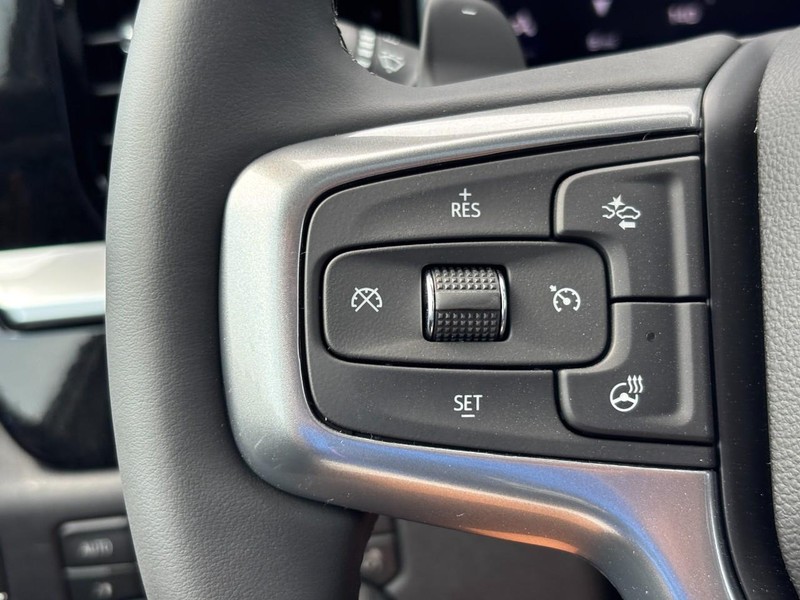 Chevrolet Silverado 1500 Vehicle Full-screen Gallery Image 15