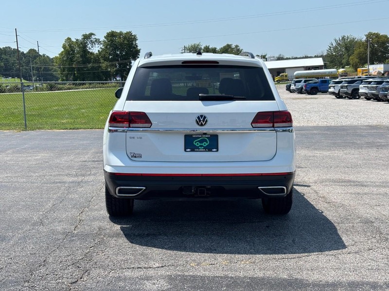 Volkswagen Atlas Vehicle Full-screen Gallery Image 4