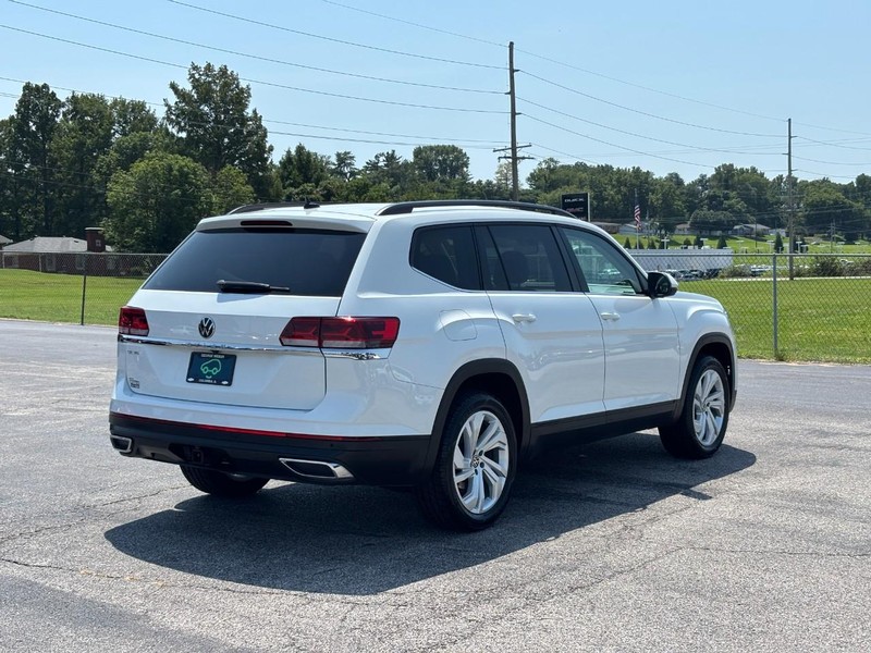 Volkswagen Atlas Vehicle Full-screen Gallery Image 5
