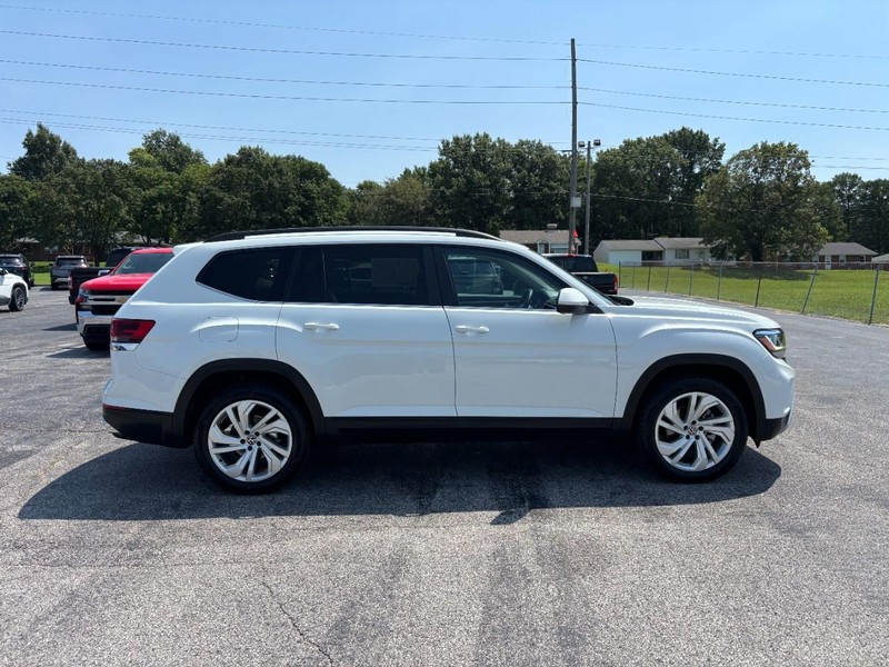 Volkswagen Atlas Vehicle Full-screen Gallery Image 6