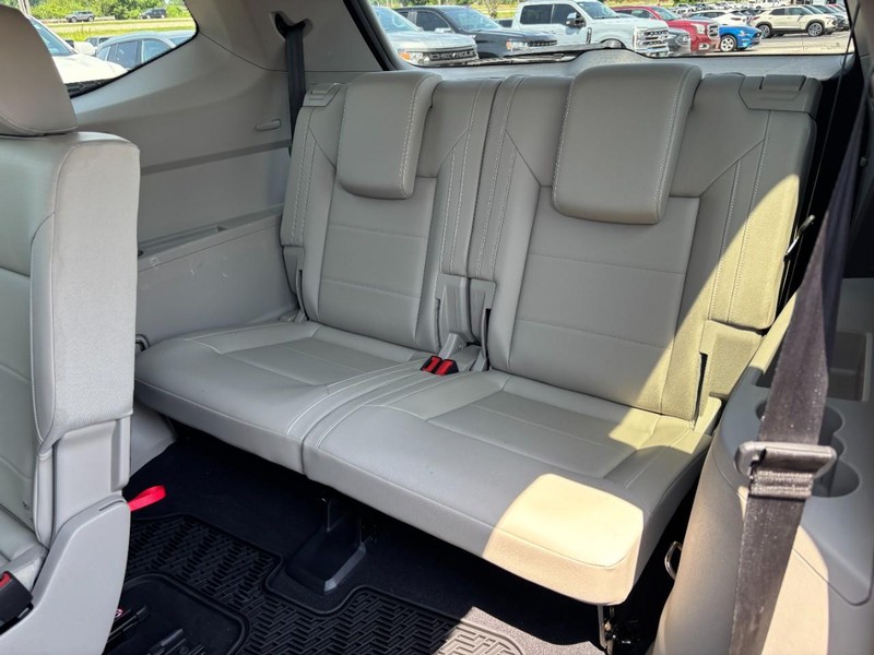 Volkswagen Atlas Vehicle Full-screen Gallery Image 10