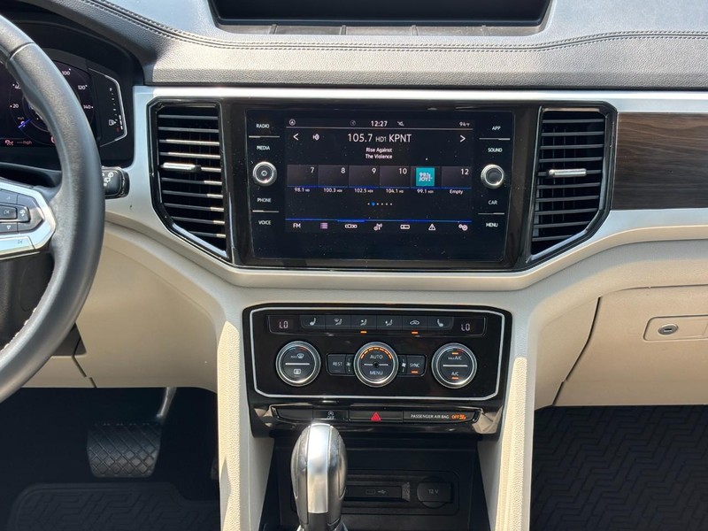 Volkswagen Atlas Vehicle Full-screen Gallery Image 14