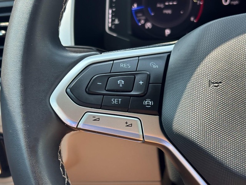 Volkswagen Atlas Vehicle Full-screen Gallery Image 18
