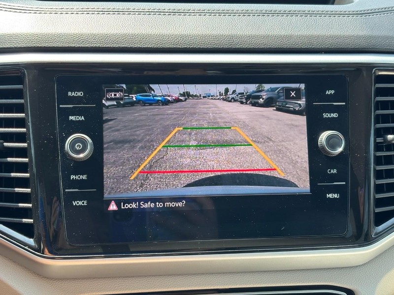 Volkswagen Atlas Vehicle Full-screen Gallery Image 22