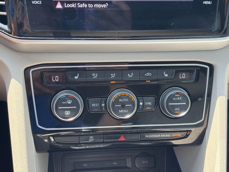 Volkswagen Atlas Vehicle Full-screen Gallery Image 23