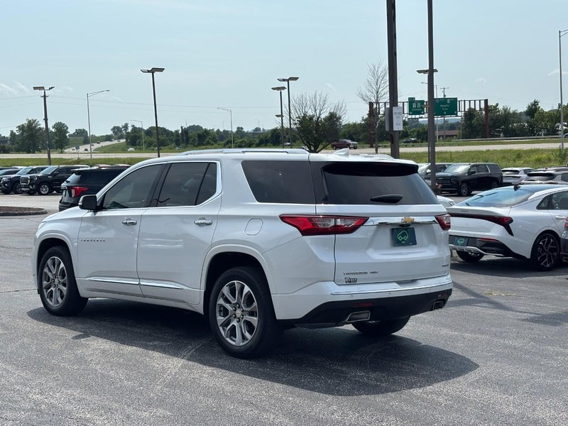 Chevrolet Traverse Vehicle Full-screen Gallery Image 03