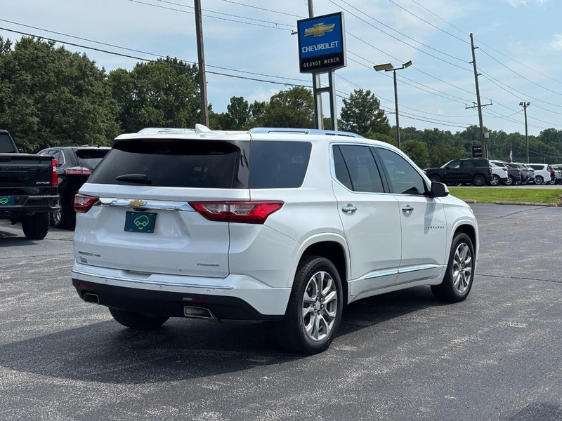Chevrolet Traverse Vehicle Full-screen Gallery Image 05