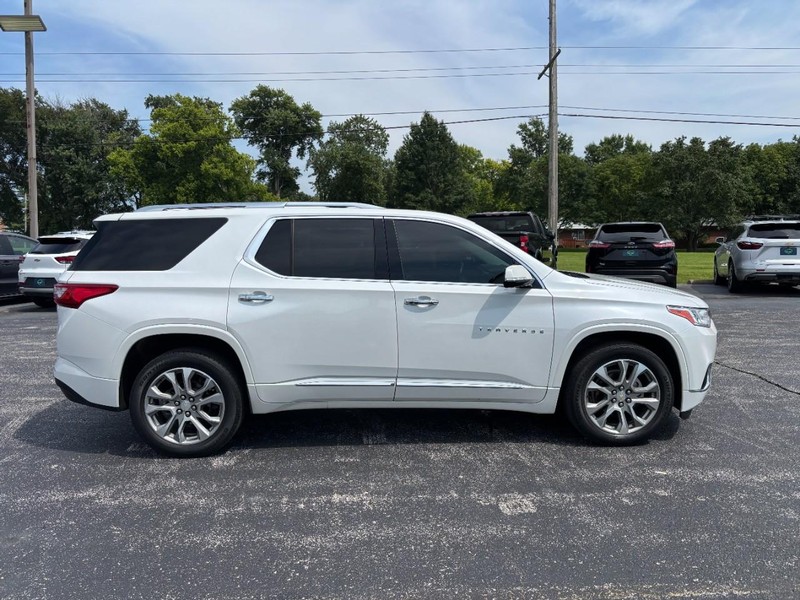Chevrolet Traverse Vehicle Full-screen Gallery Image 06