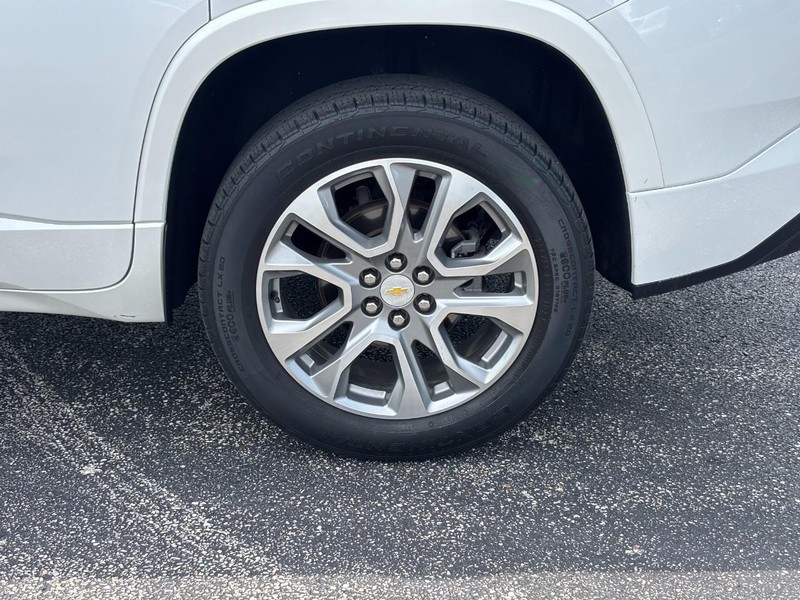 Chevrolet Traverse Vehicle Full-screen Gallery Image 09